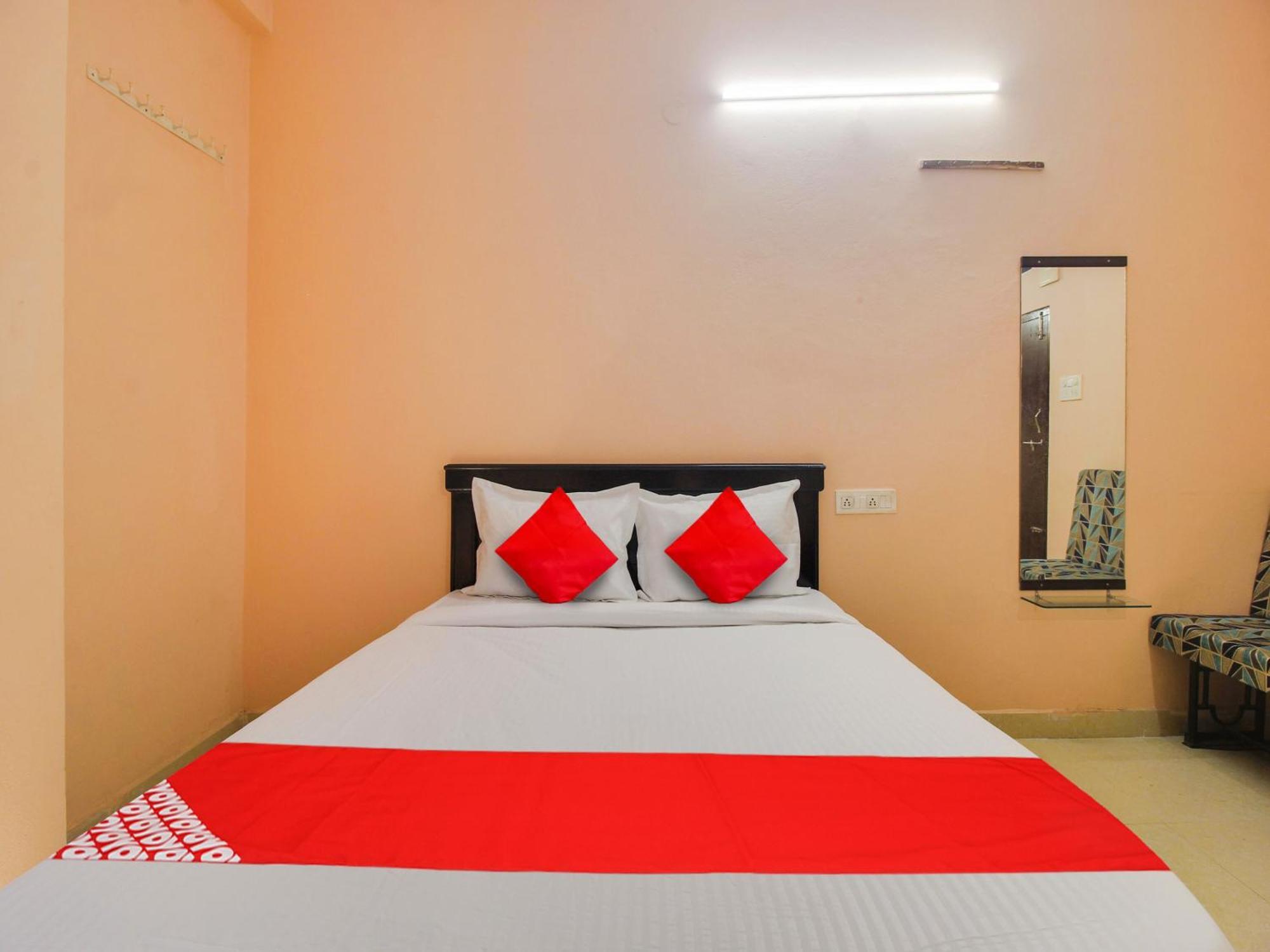 Hotel O R.J.International Pedda Ambarpet Esterno foto