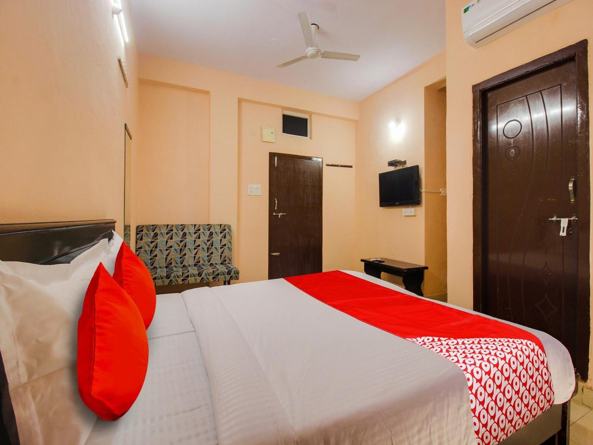 Hotel O R.J.International Pedda Ambarpet Esterno foto