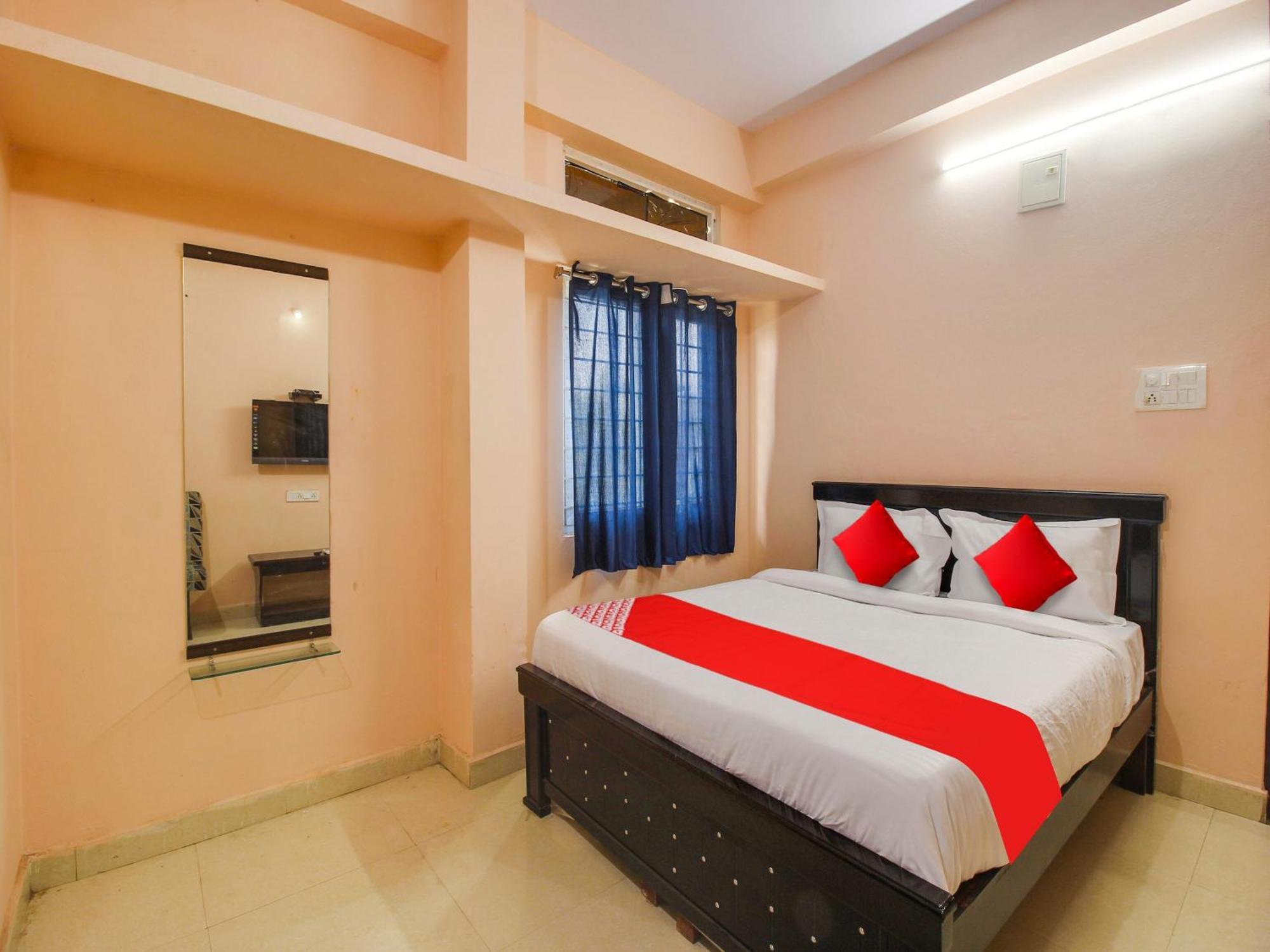 Hotel O R.J.International Pedda Ambarpet Esterno foto