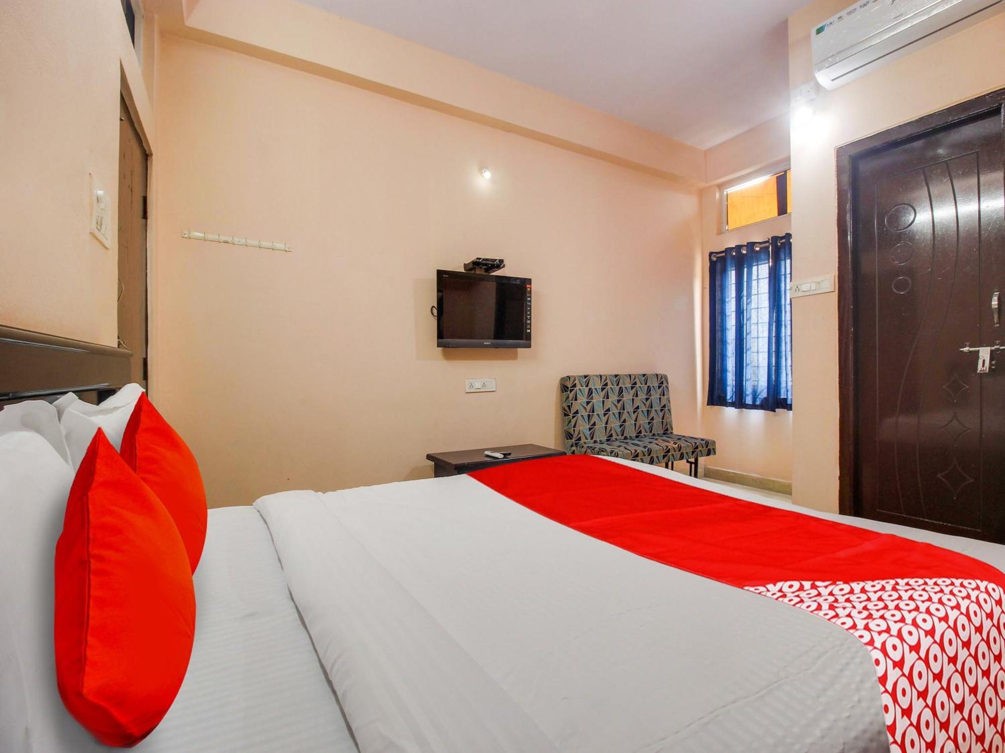 Hotel O R.J.International Pedda Ambarpet Esterno foto