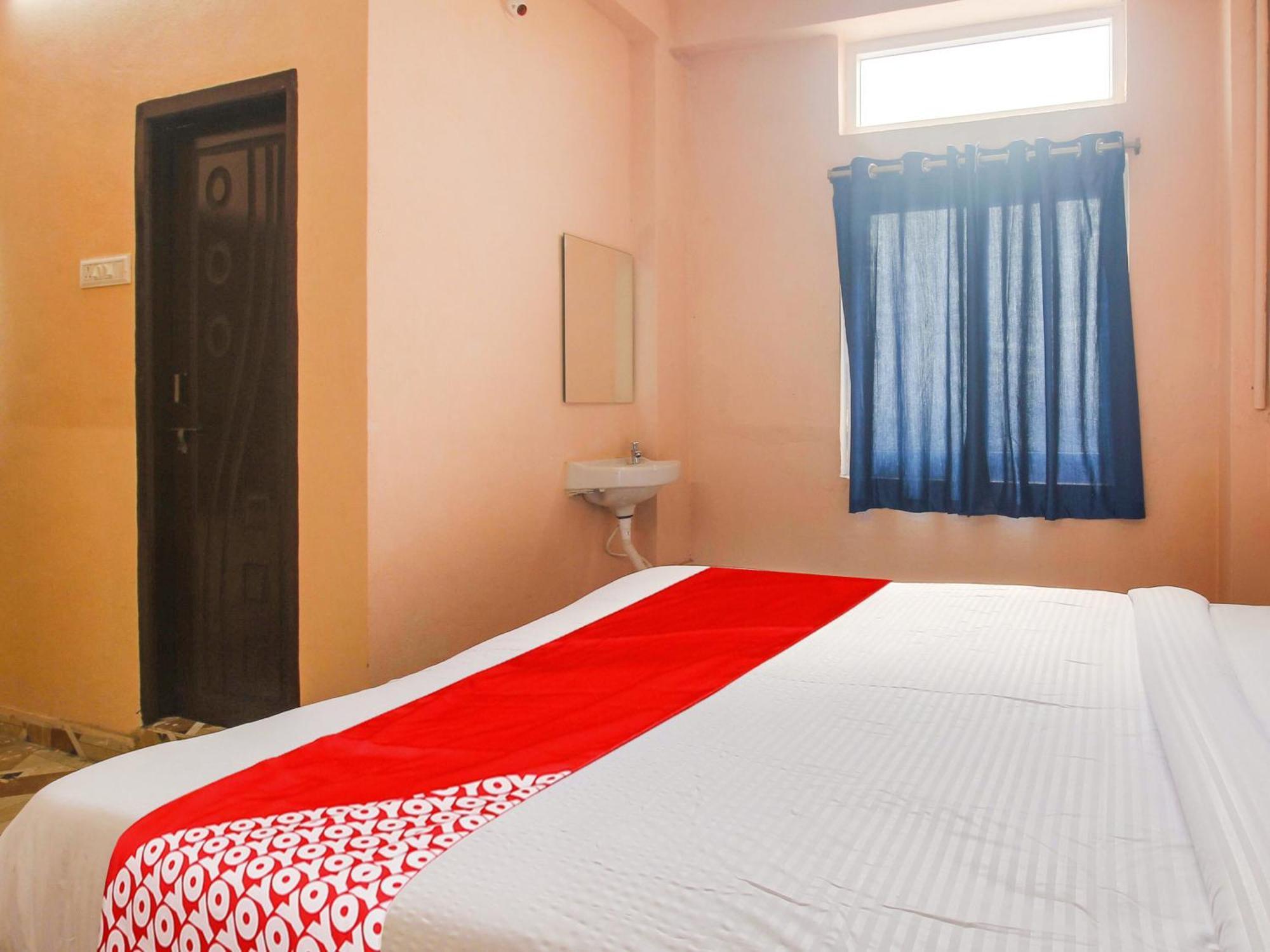 Hotel O R.J.International Pedda Ambarpet Esterno foto