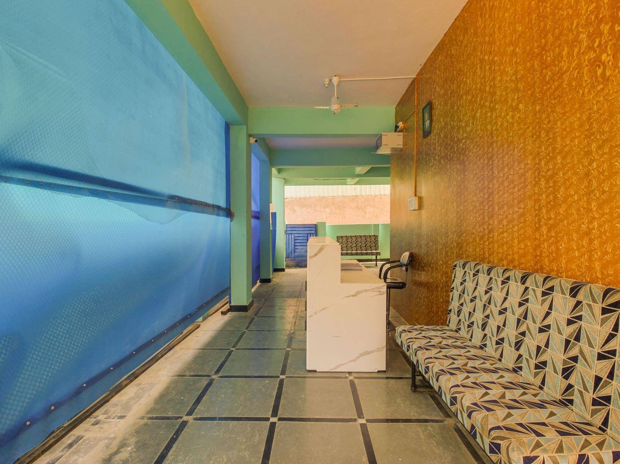 Hotel O R.J.International Pedda Ambarpet Esterno foto