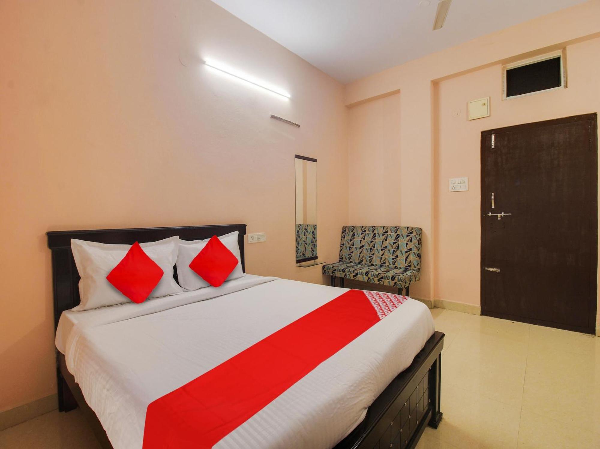 Hotel O R.J.International Pedda Ambarpet Esterno foto
